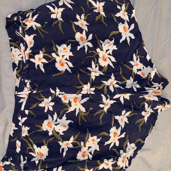 Shorts Bundle (2) - Size XL/XXL - Old Navy - Picture 2 of 6